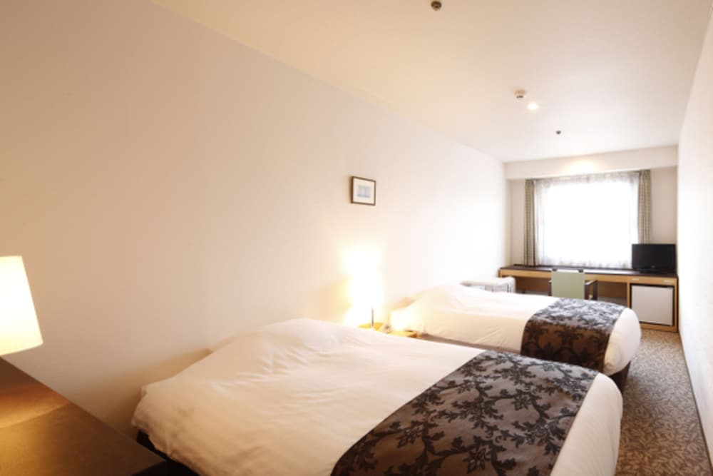 Standard Twin Room, Non Smoking, Mountain View - Photo 2
