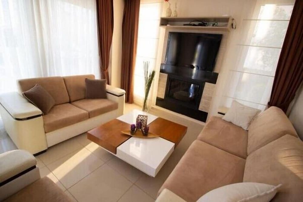 Villa, 4 Bedrooms photo 2