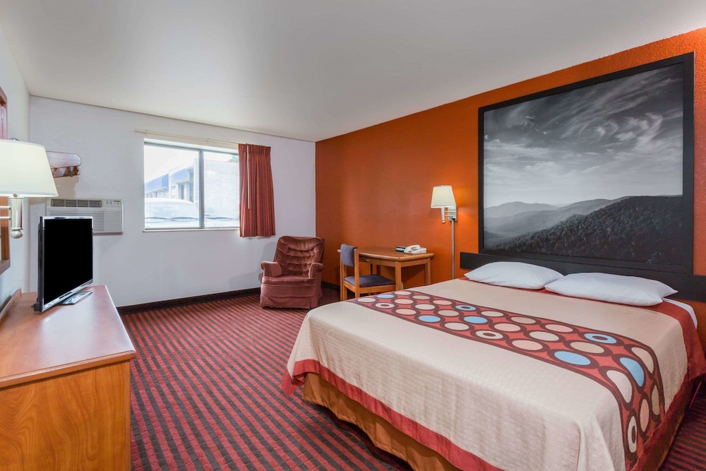 Standard Room, 1 Queen Bed - Photo 2