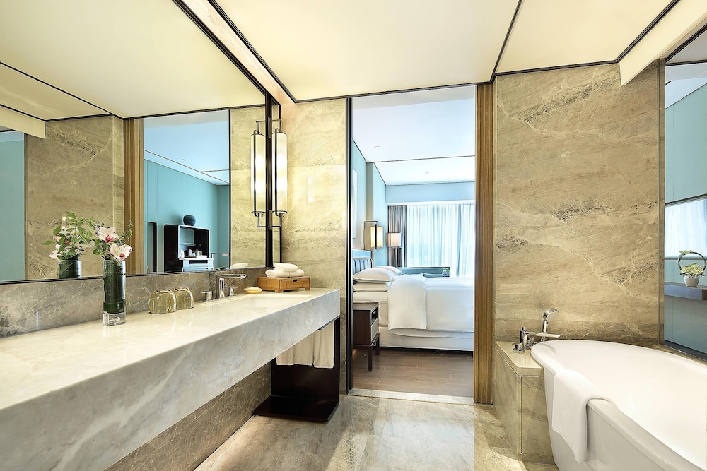 2 Double Beds, Club Lounge Access, Guest Room photo 2