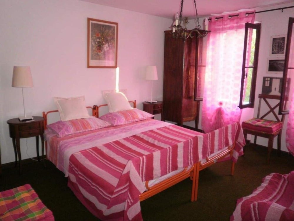 Double Or Twin Room, Shared Bathroom photo 1