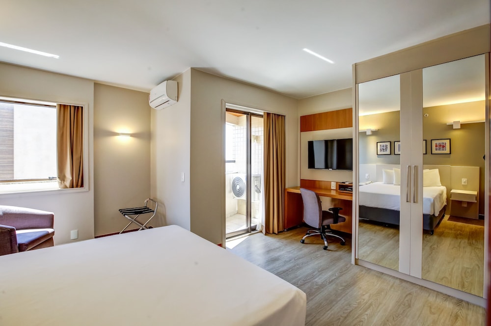 Luxury Suite, 1 Queen Bed, Non Smoking - Photo 1