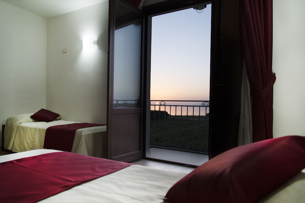 Family Quadruple Room, Sea View photo 1