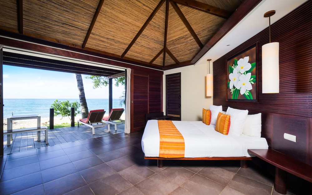 Bungalow, Beachside photo 3