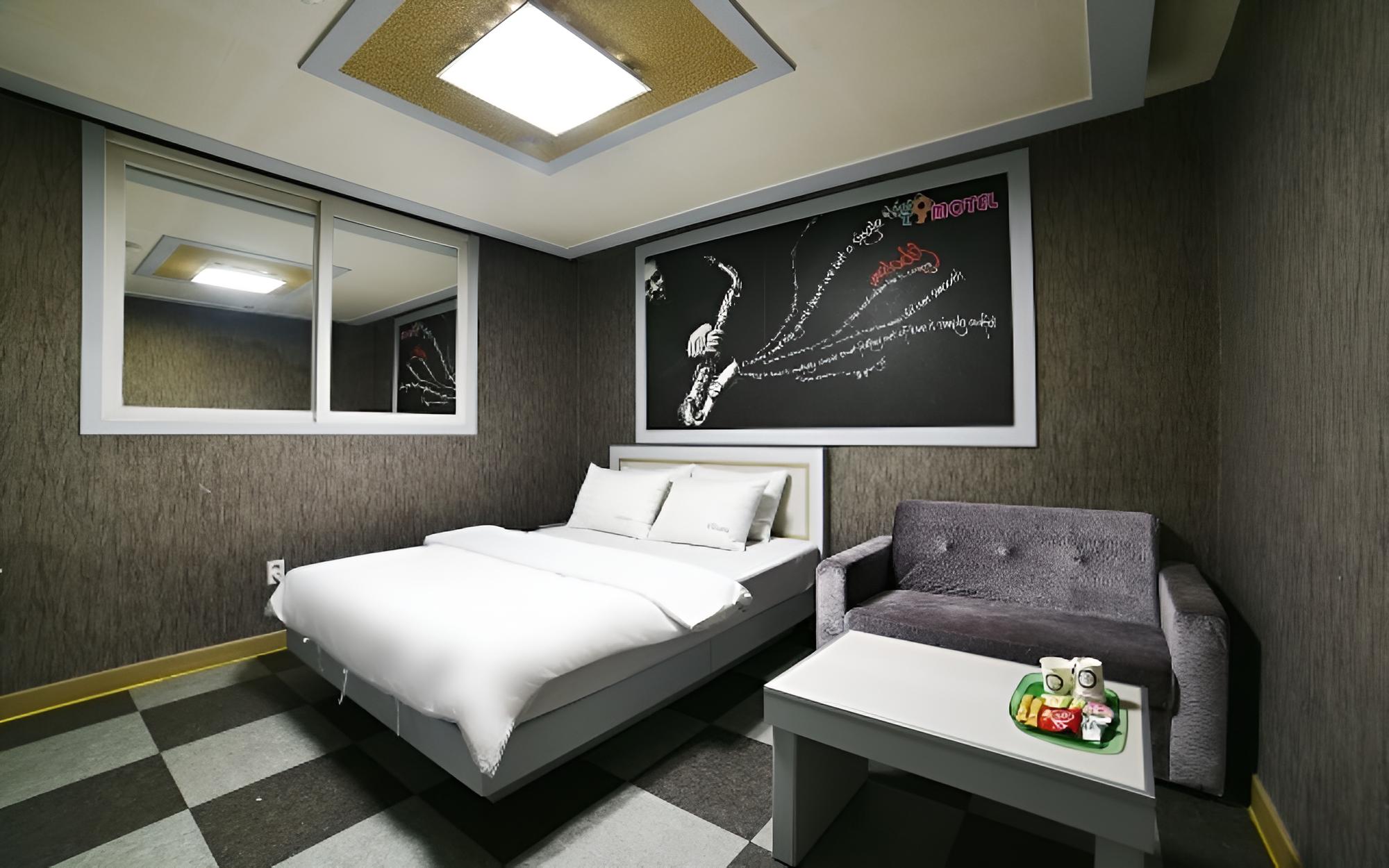 Room (General Room A (Netflix)) photo 1