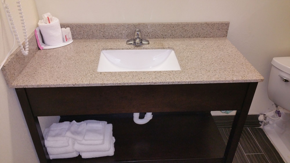 Suite, 2 Queen Beds, Non Smoking photo 2