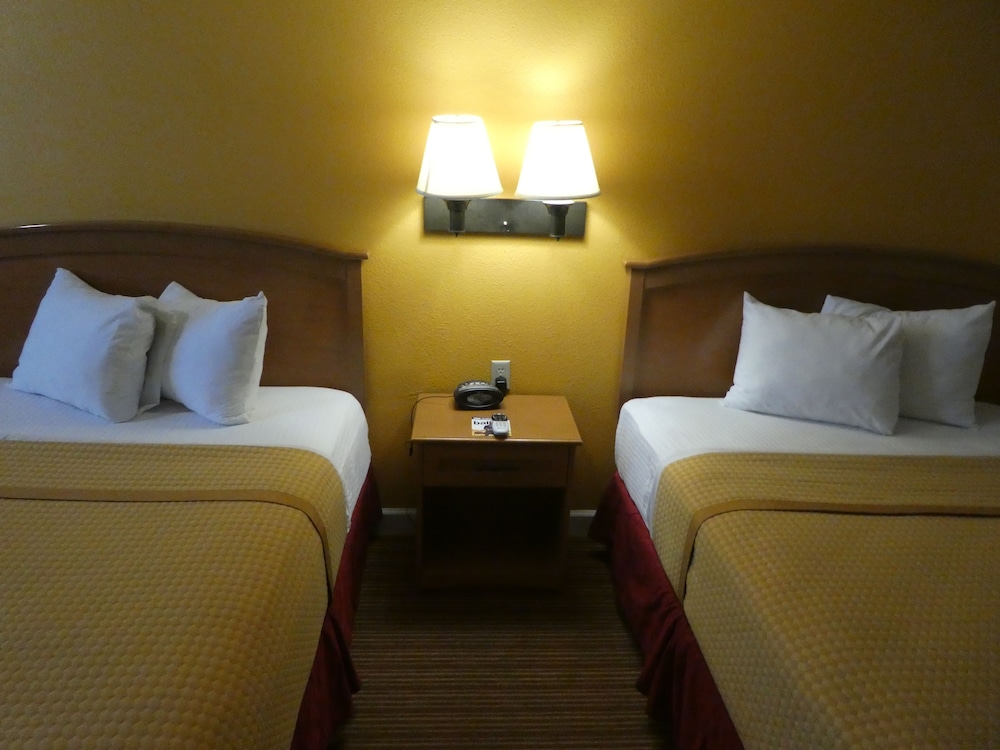 Room, 2 Double Beds, Non Smoking (Mobility) - Photo 2