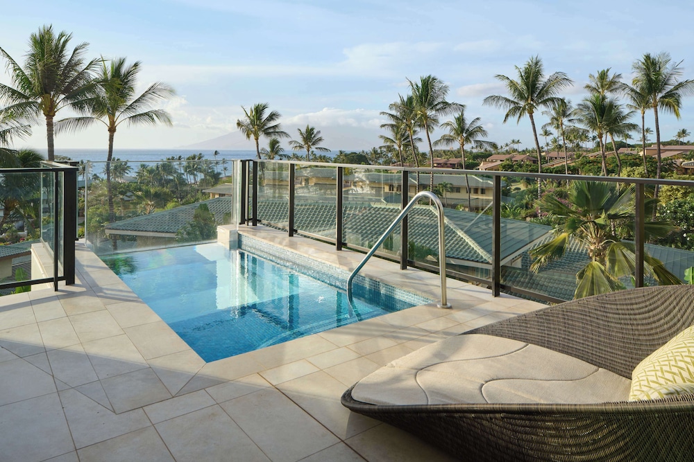 3 Bedroom Ilikai Penthouse, Ocean View (2 Kings and 2 Queens)