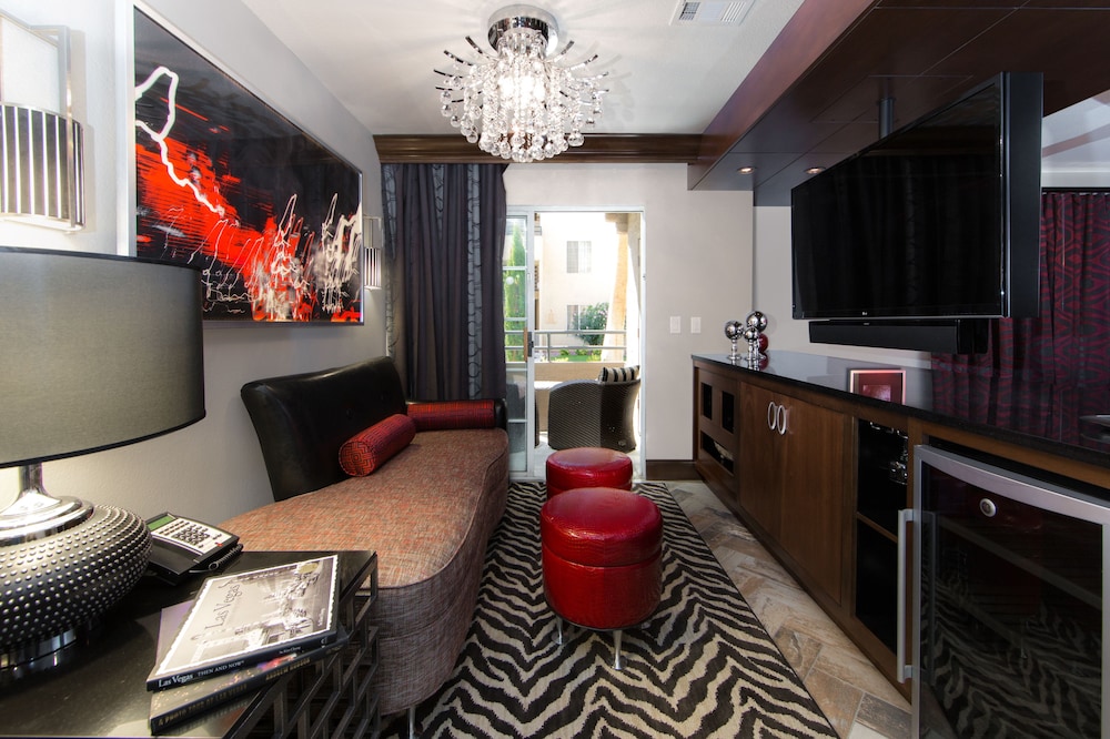 Signature Room, 1 King Bed, Non Smoking photo 1
