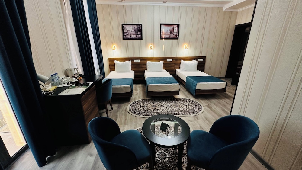 Standard Triple Room - Photo 1