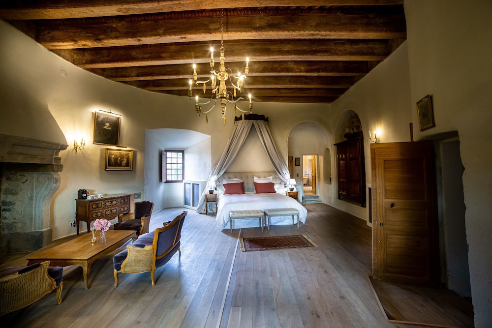 Standard Double Room (Baron de Saint Vidal)