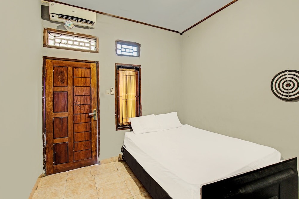 Economy Double Room - Photo 8