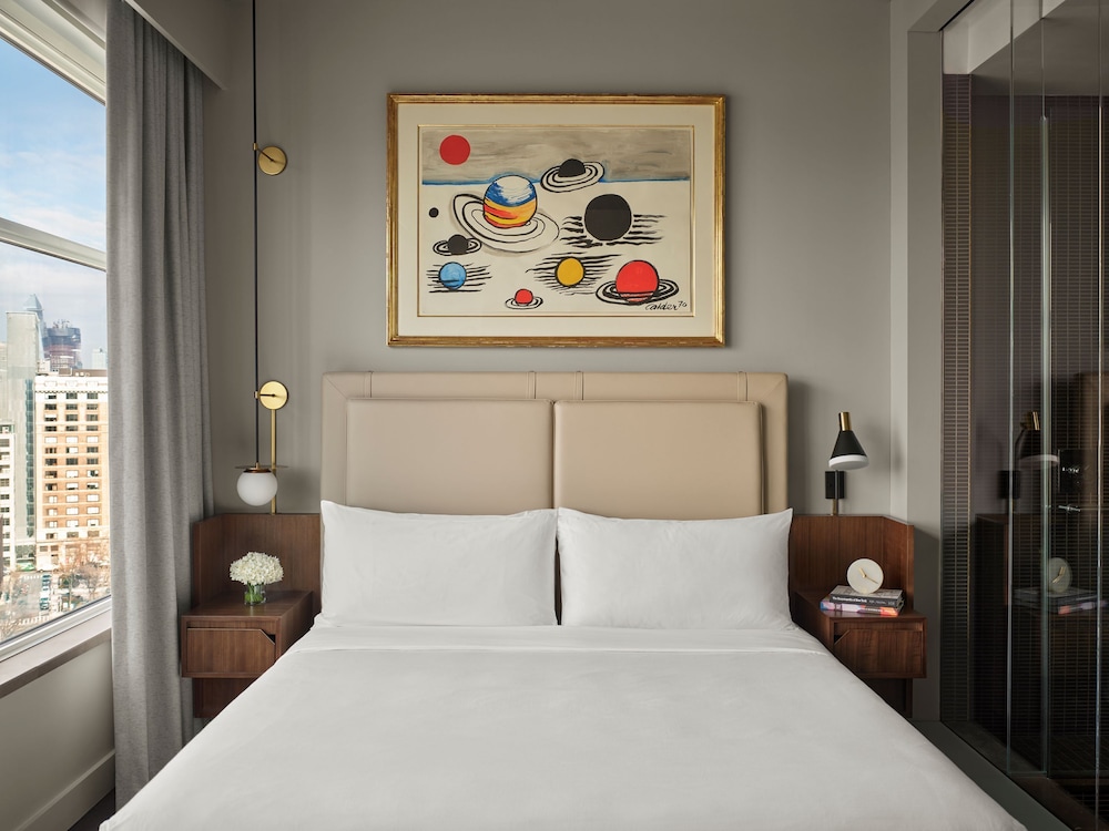 Room, 1 King Bed (Modern)