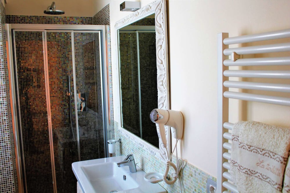 Double Or Twin Room, Private Bathroom photo 2