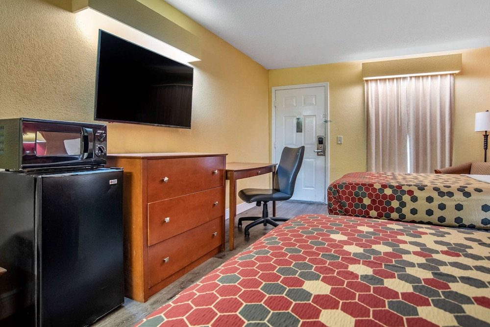 Room, 2 Double Beds, Accessible, Non Smoking - Photo 3