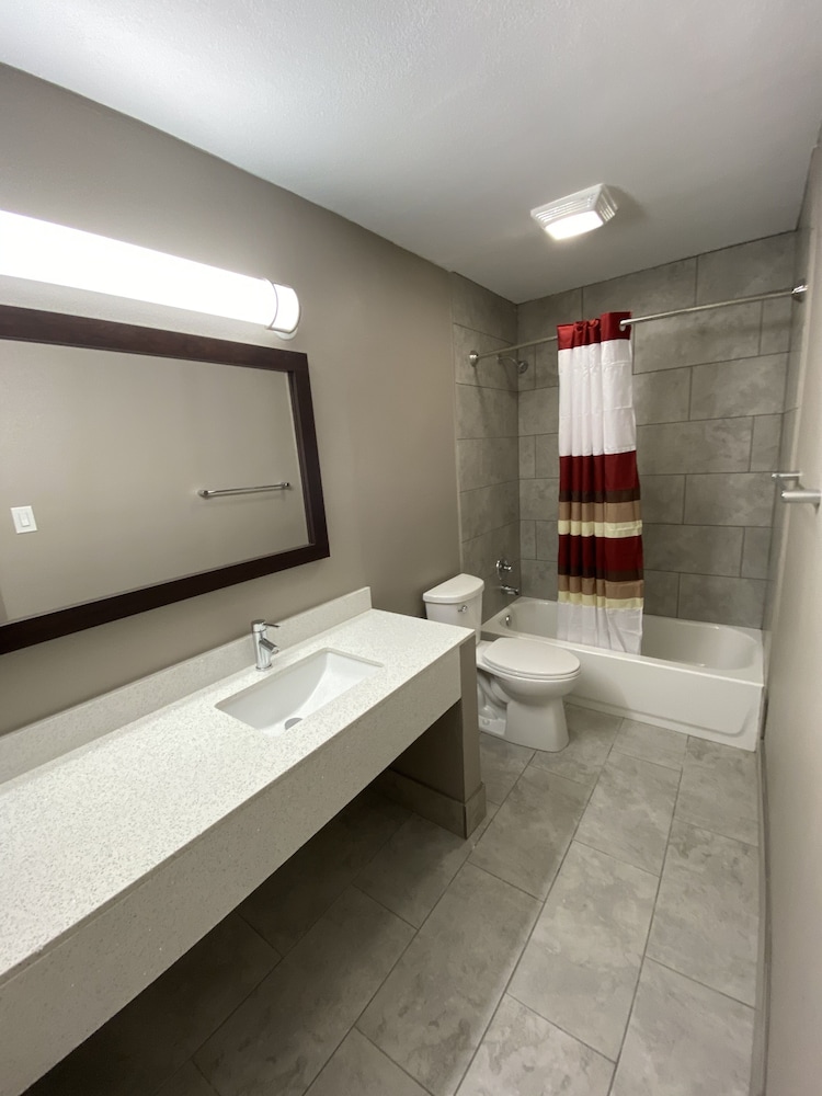 Deluxe Room, Non Smoking (2 King Beds) - Photo 2