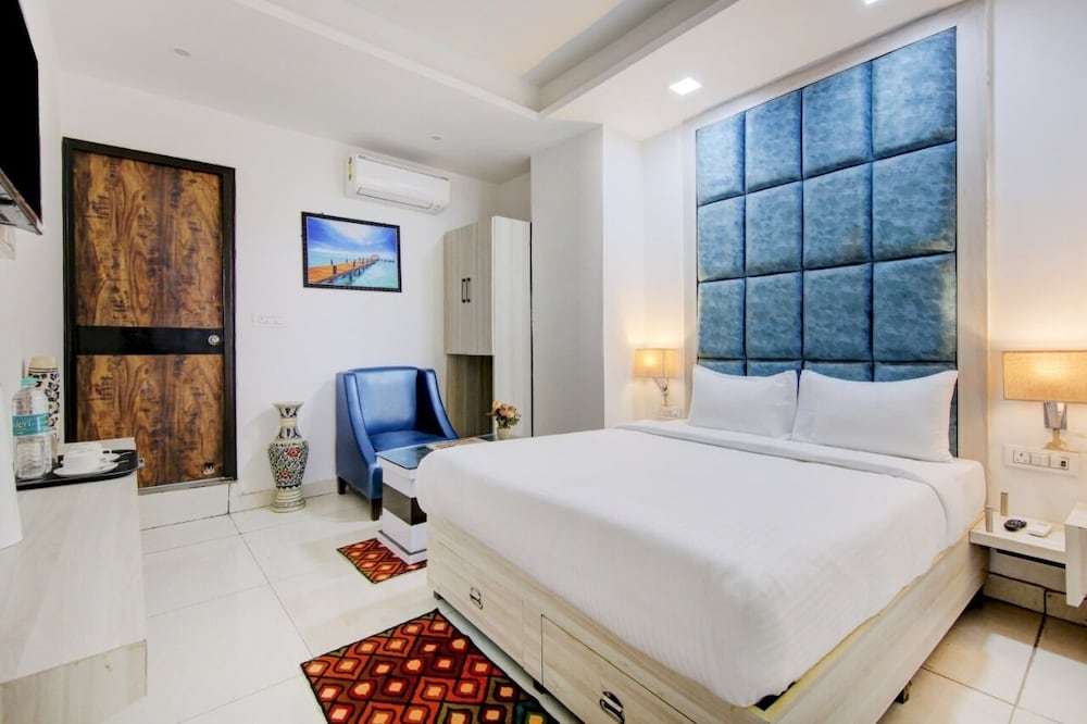 Deluxe Room - Photo 1