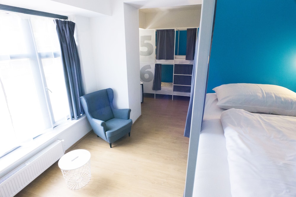 Shared Dormitory, Mixed Dorm, Shared Bathroom