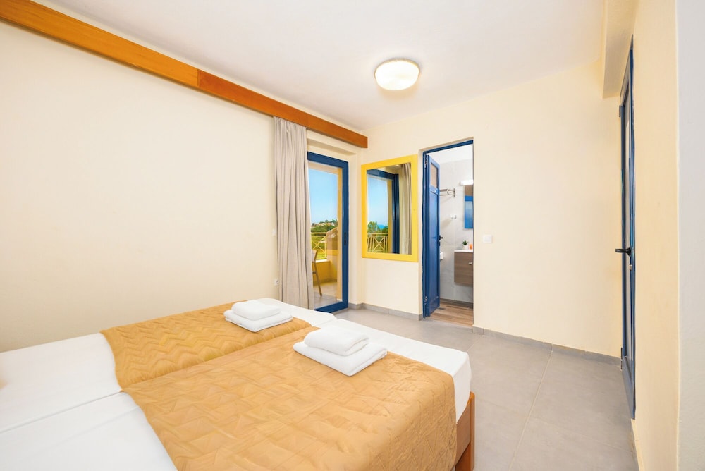 Twin Room, Garden View photo 2