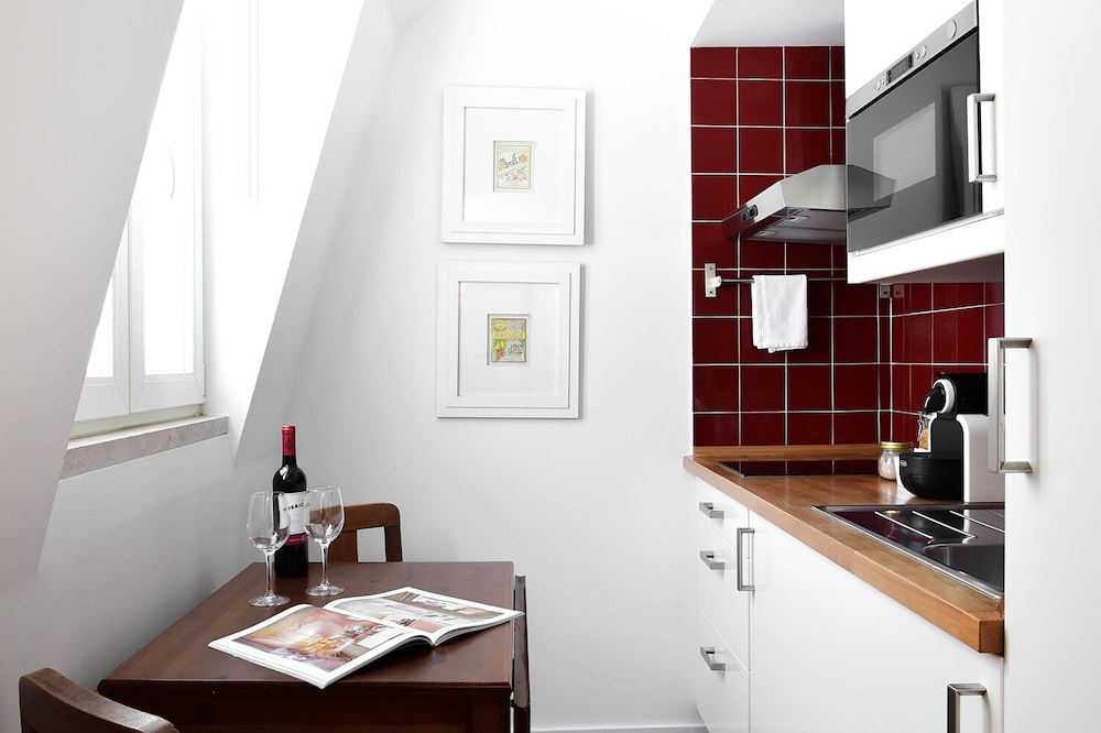 Deluxe Suite - Photo 9
