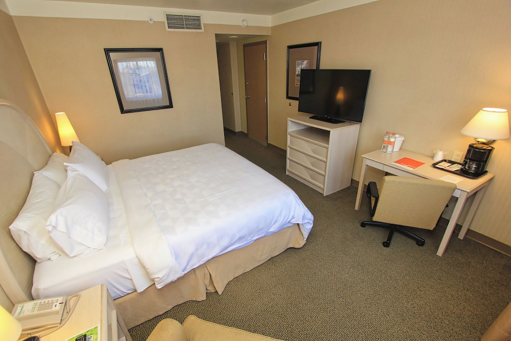Standard Room, 1 King Bed - Photo 7