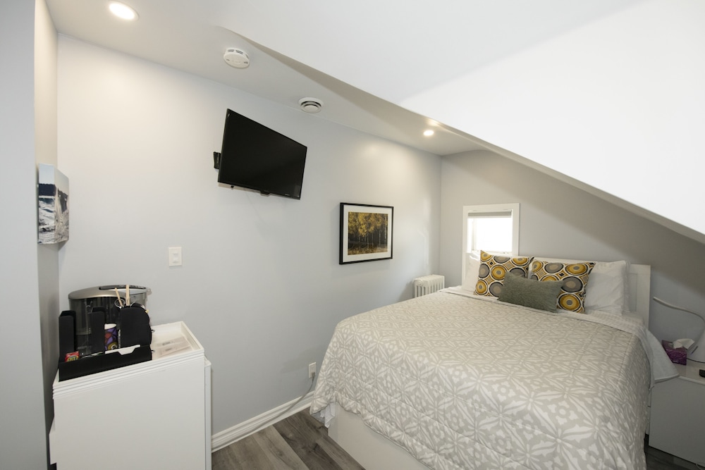 Pine Room photo 1
