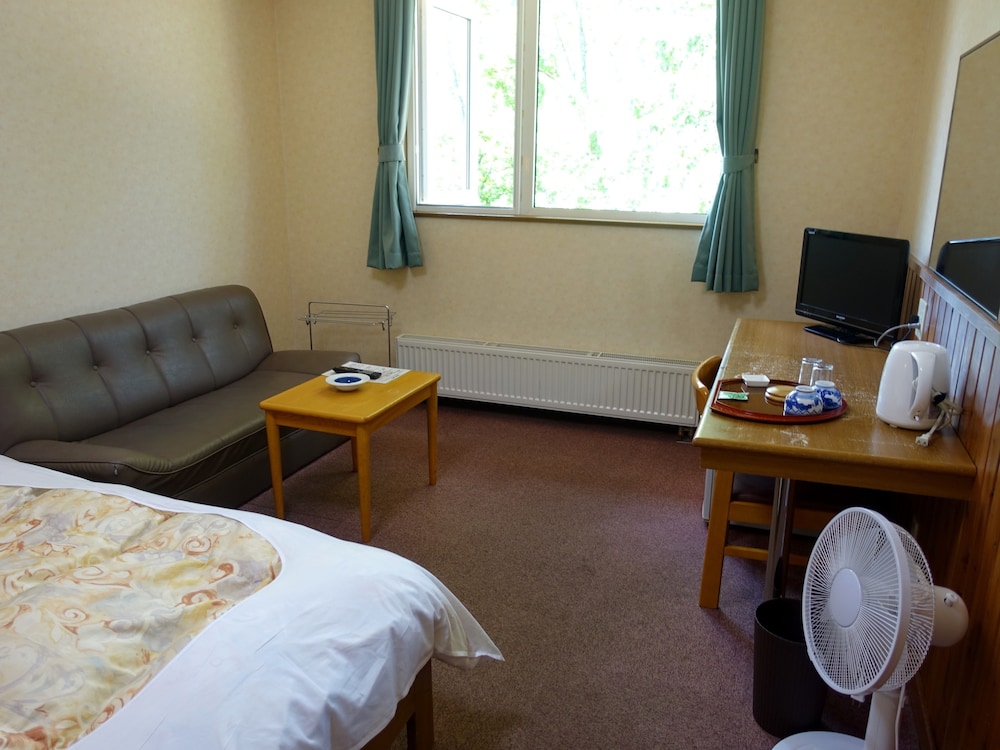 Twin Room, Non Smoking photo 3