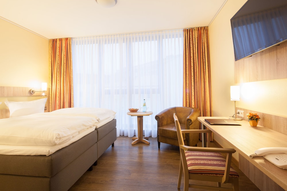 Deluxe Double or Twin Room photo 2