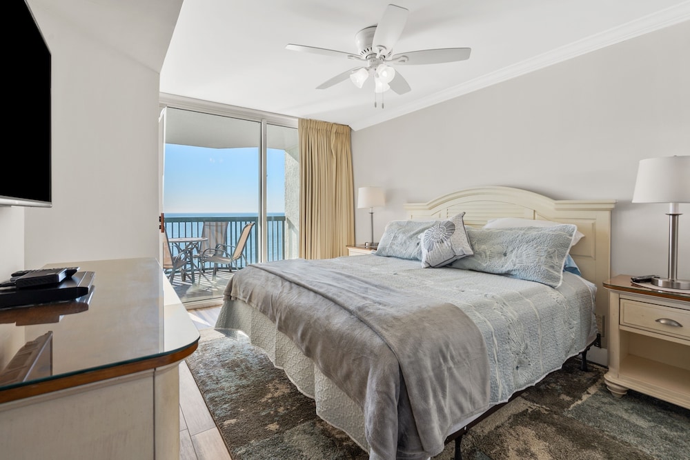 Condo, 4 Bedrooms