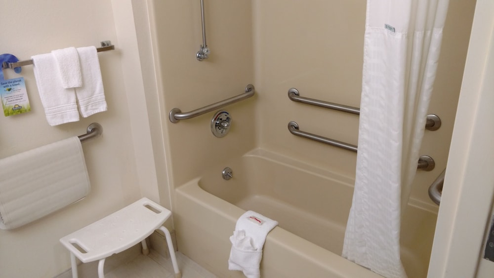 Room, 1 King Bed, Accessible, Non Smoking - Photo 16