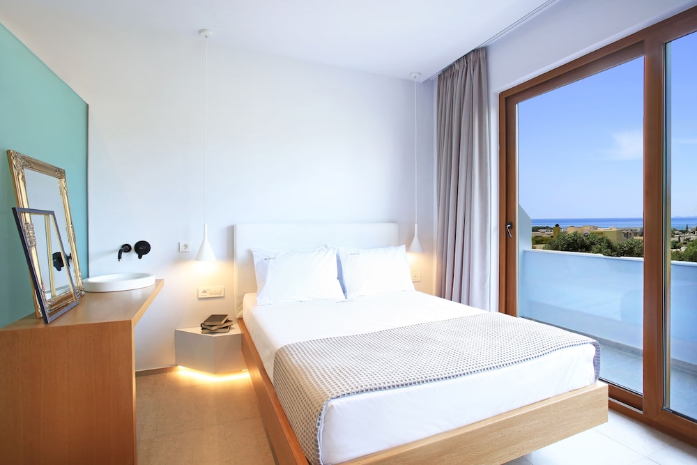 Deluxe Double Room, Partial Sea View