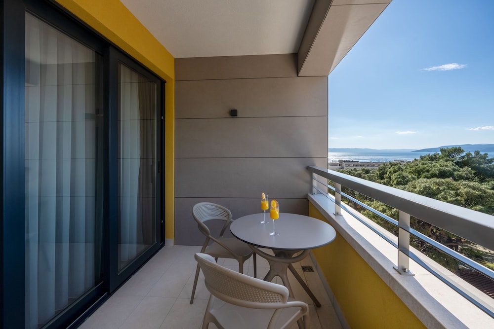 Superior Double Room with Balcony and Sea View (2+0) photo 3