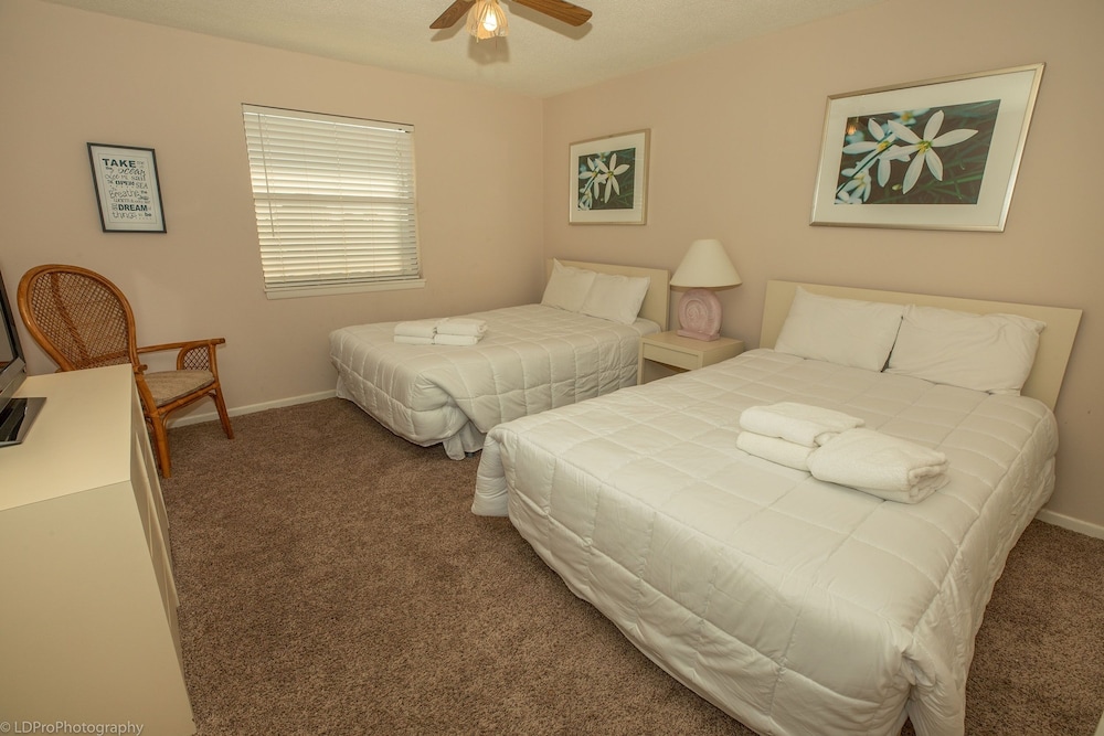 Condo, 2 Bedrooms