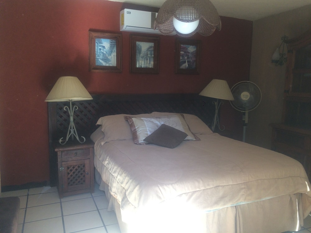 Double Room, 1 Double Bed, Private Bathroom, Ground Floor photo 1