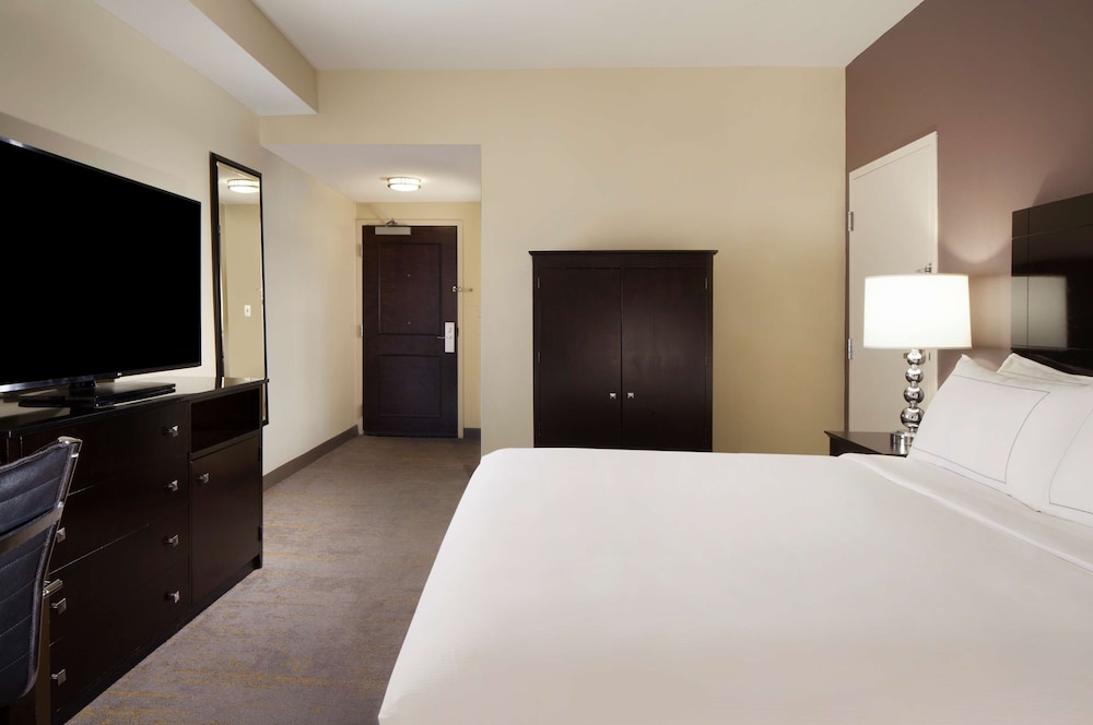 Room, 1 King Bed, Non Smoking, Bathtub photo 3