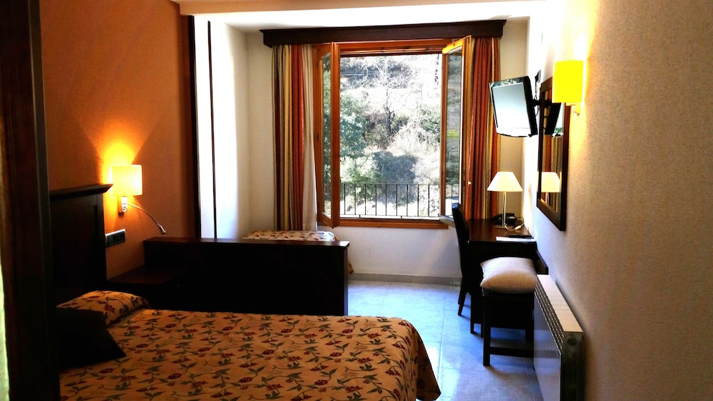 Habitación triple para 2 adultos y 1 niño