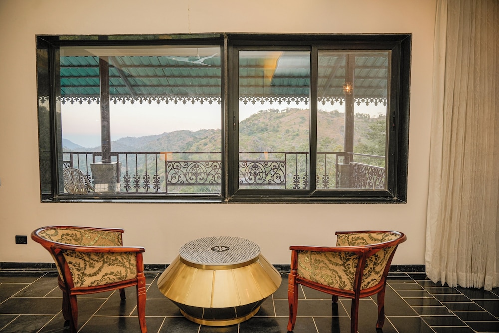 Luxury Mountain View Room with Private Balcony photo 3