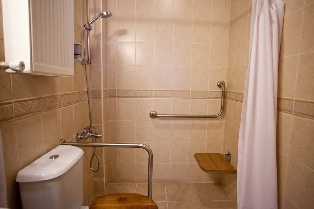 Standard Twin Room photo 3