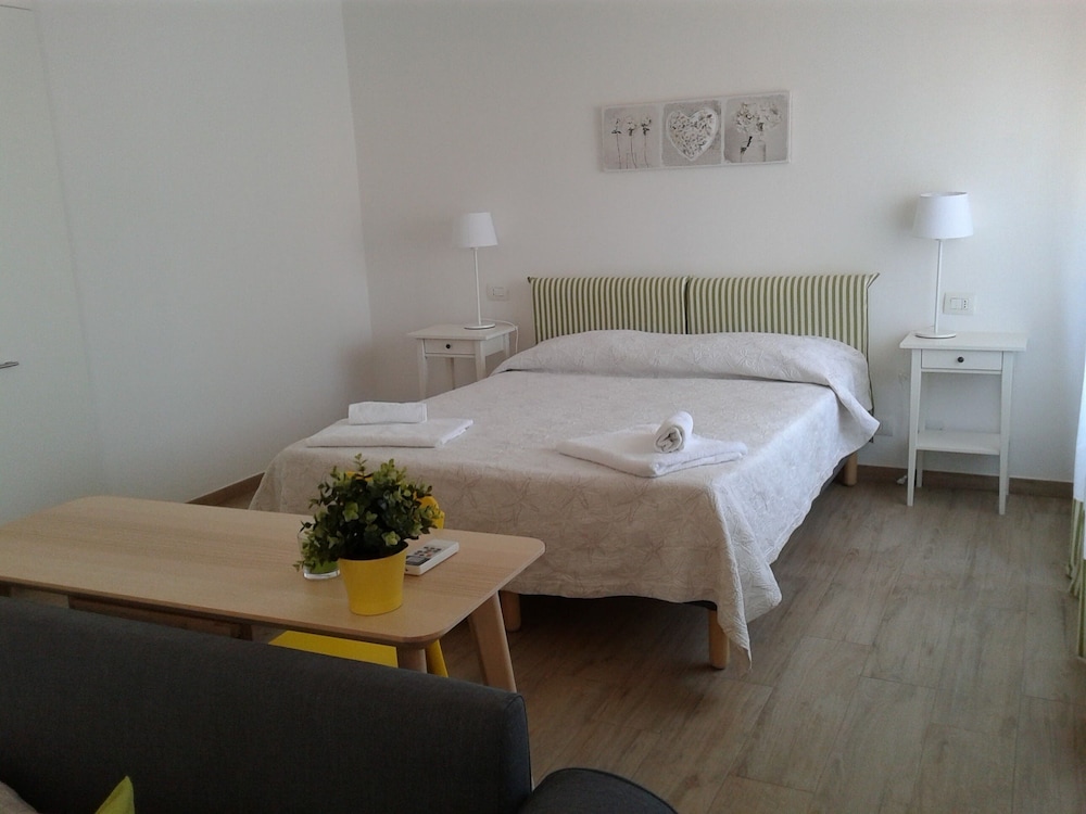 Family Room, Balcony