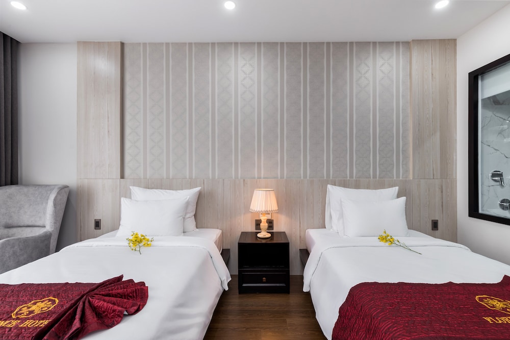 Deluxe Twin Room, Bathtub, City View - Photo 4
