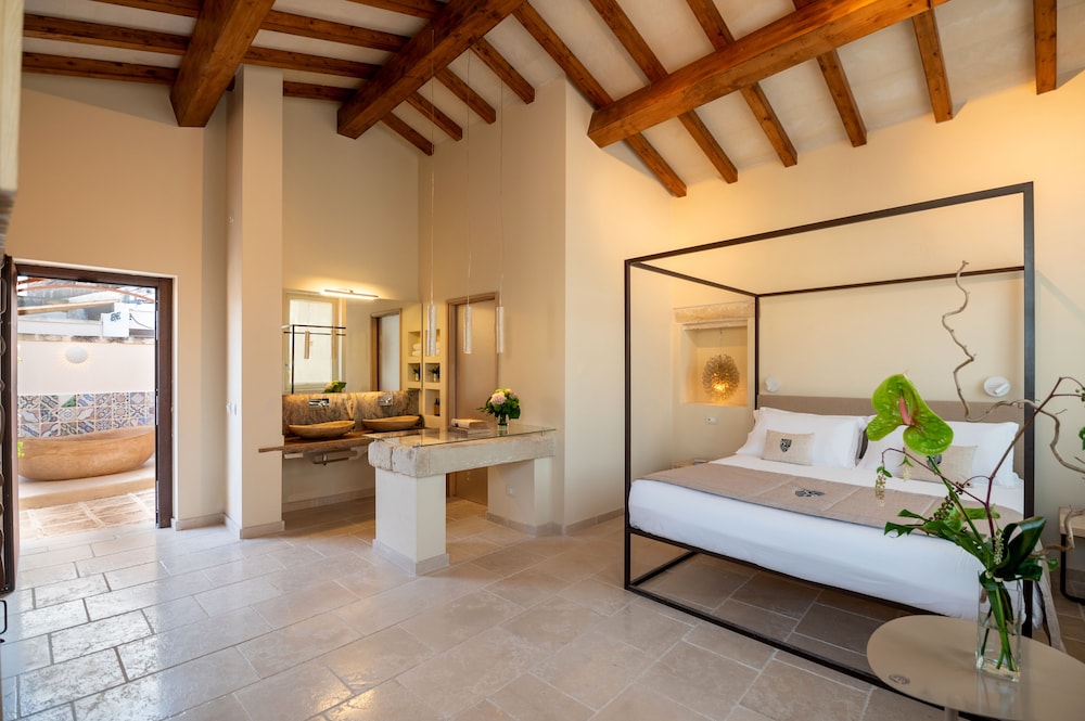 Deluxe Room, Balcony (Suppinna Est)