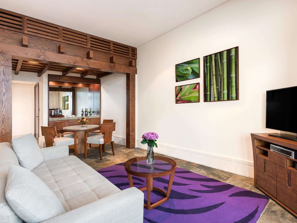 Club Suite, 1 King Bed with Sofa bed, Club Lounge Access, Sea View (Prestige)