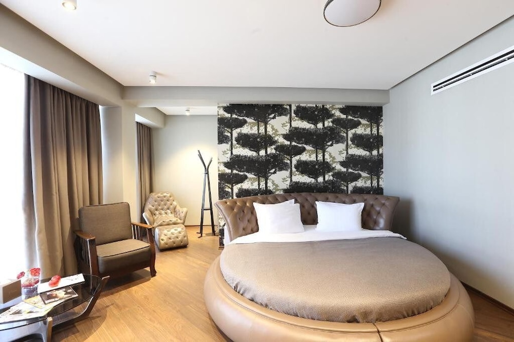 Standard Double Room, City View