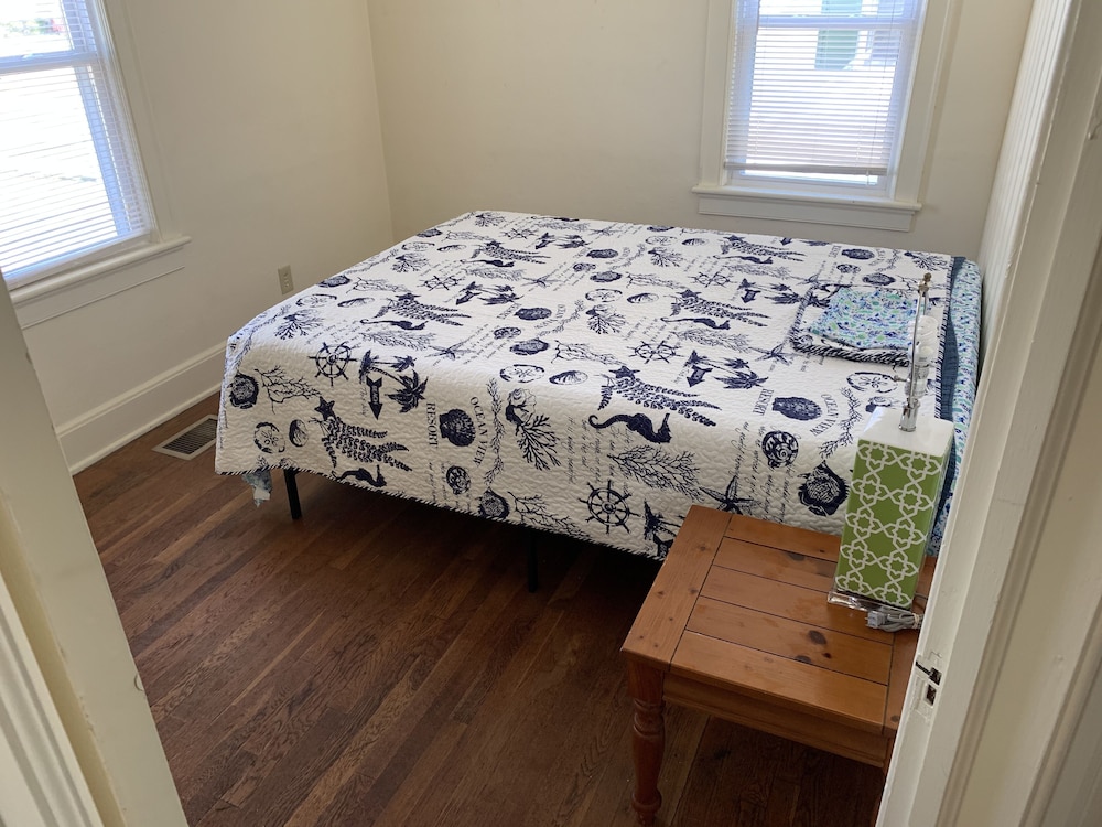 House, 2 Bedrooms photo 1