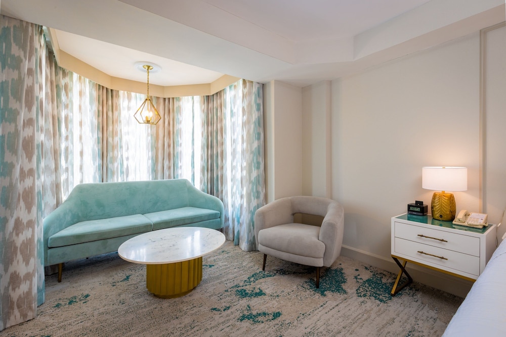 Room, 1 King Bed, Tower