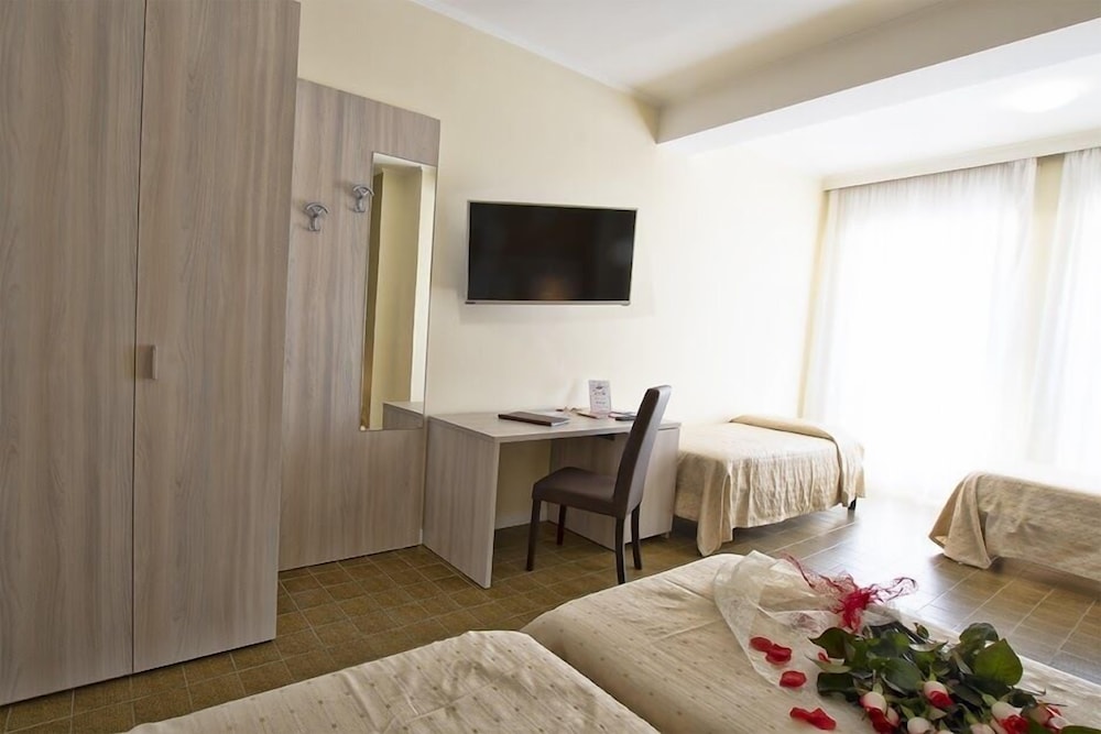 Standard Quadruple Room, 1 Bedroom photo 1