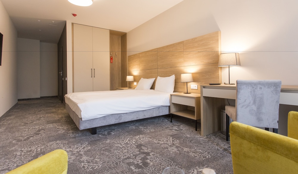 Standard Double or Twin Room photo 1