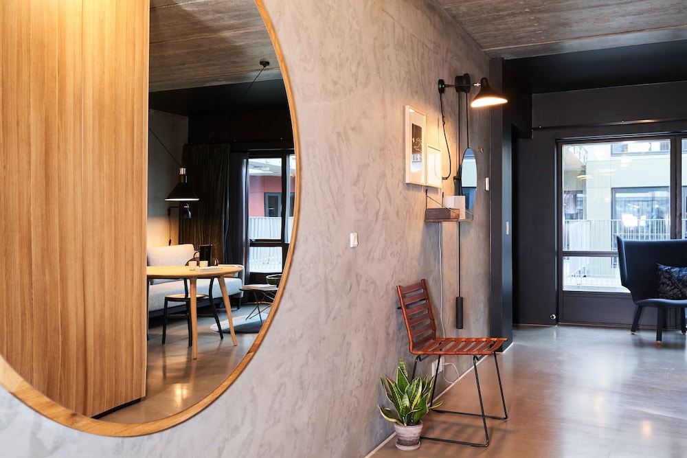 Premium Studio photo 2