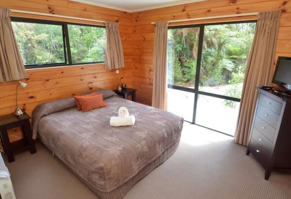 Rainforest Tree House photo 3