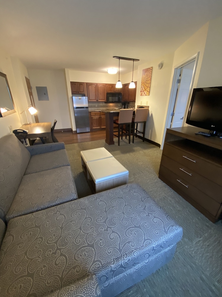 Suite, 1 King Bed, Kitchen, River View - Photo 3